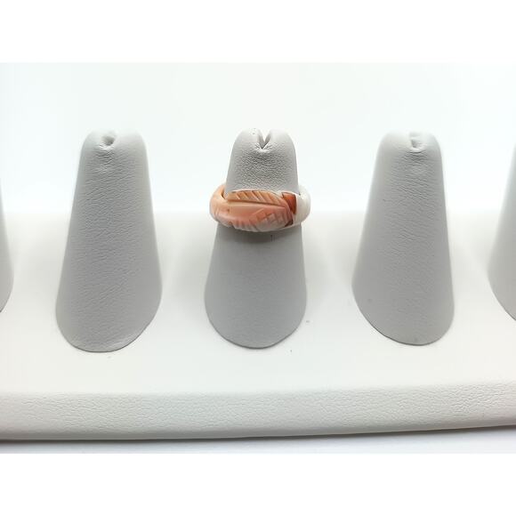 Vintage Shell Pinkie Ring Feather Shape Size 5 - Picture 1 of 5